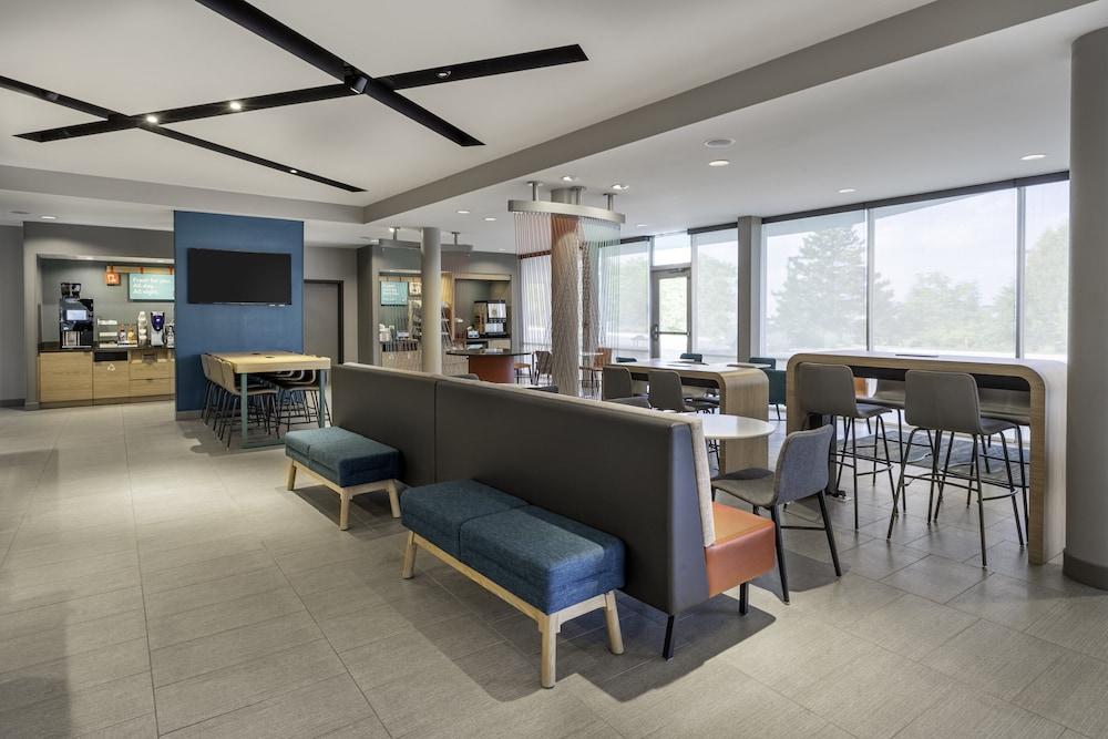 Avid Hotels West Waukesha