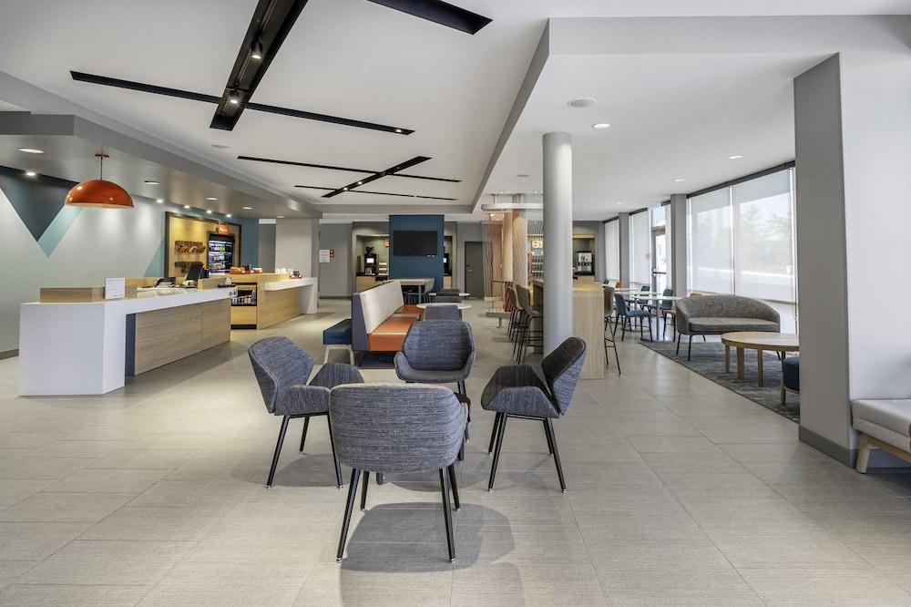 Avid Hotels West Waukesha