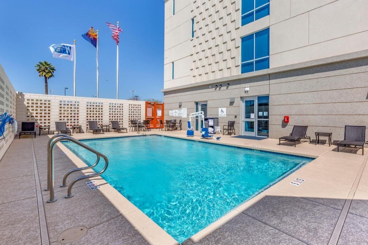 Holiday Inn Express & Suites Phoenix Down Town - State Capitol