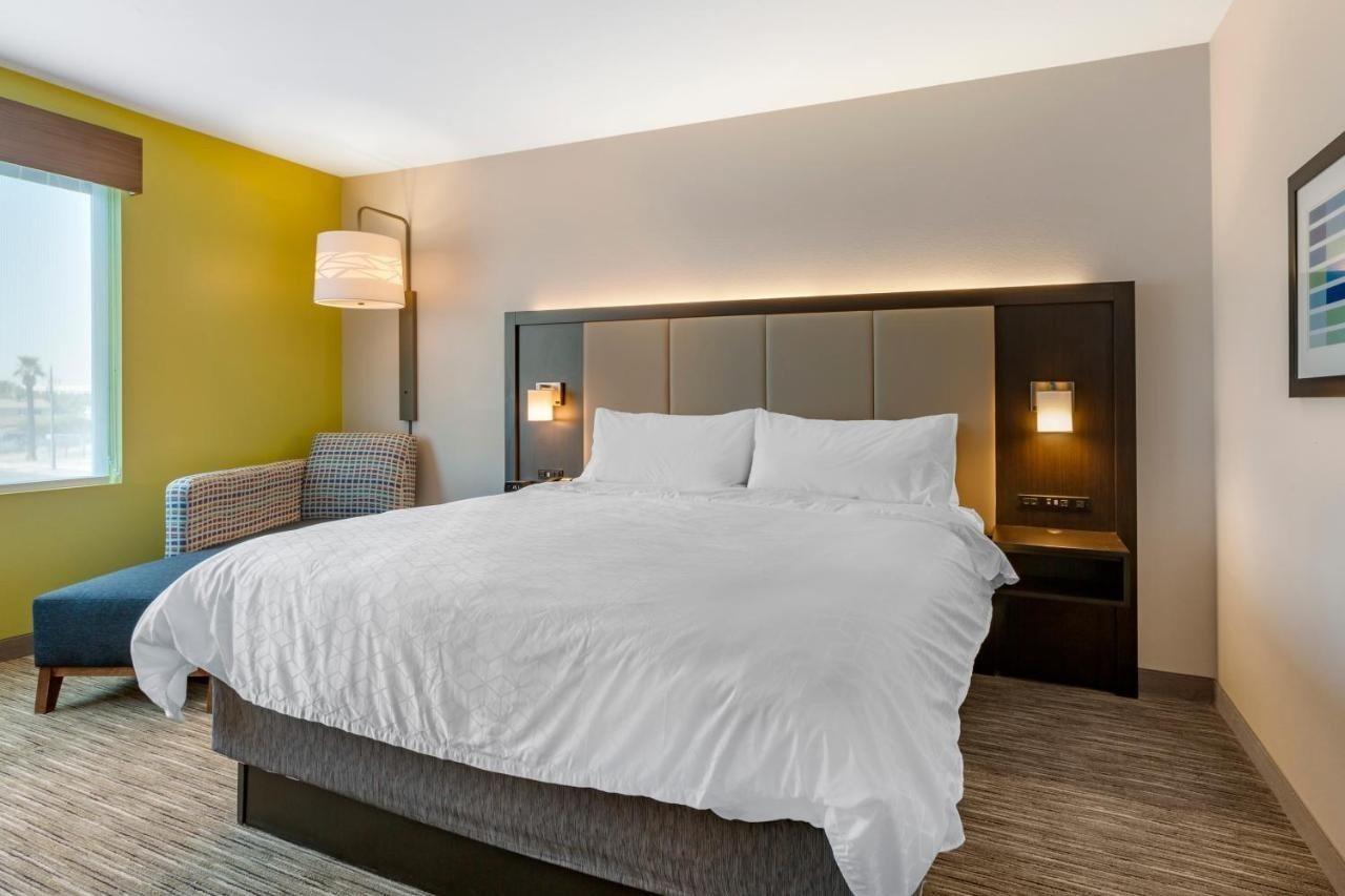 Holiday Inn Express & Suites Phoenix Down Town - State Capitol