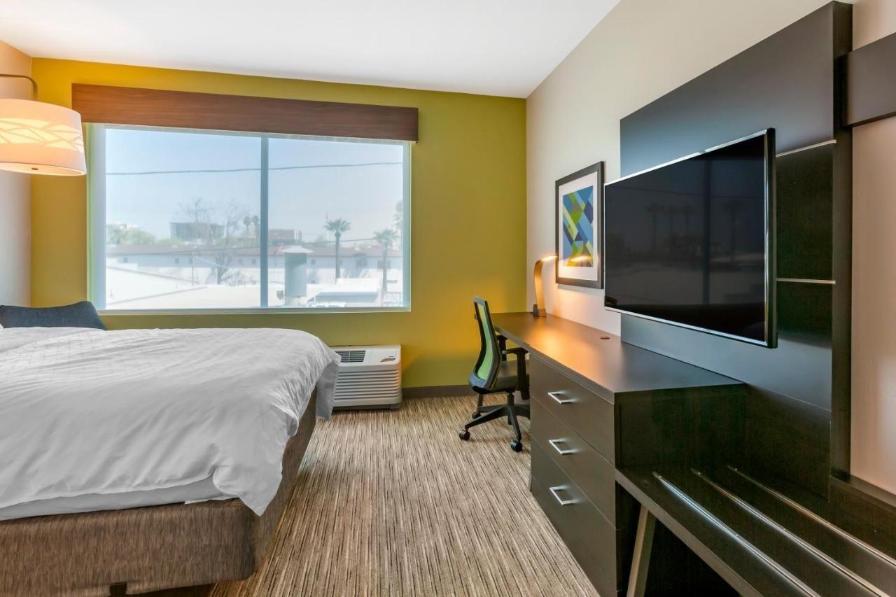Holiday Inn Express & Suites Phoenix Down Town - State Capitol