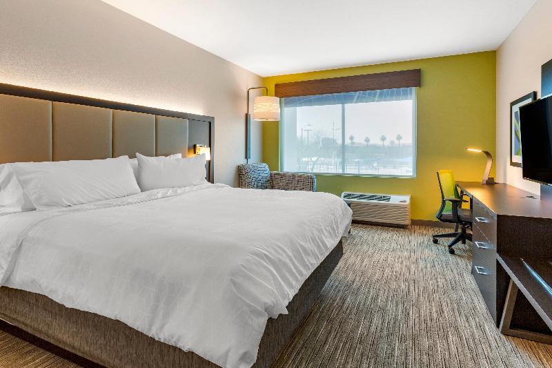 Holiday Inn Express & Suites Phoenix Down Town - State Capitol