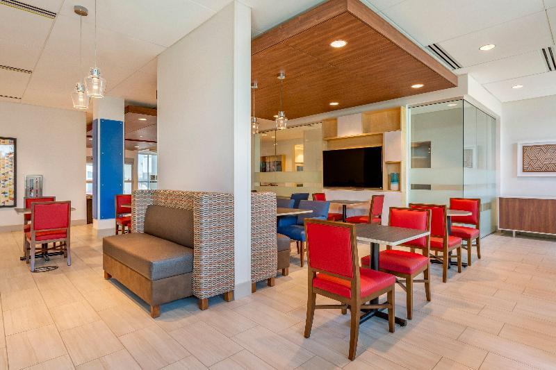 Holiday Inn Express & Suites Phoenix Down Town - State Capitol
