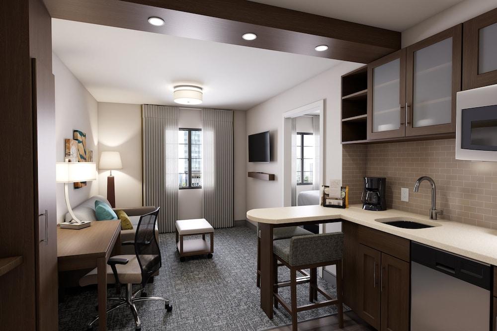 Staybridge Suites Southgate – Detroit Area