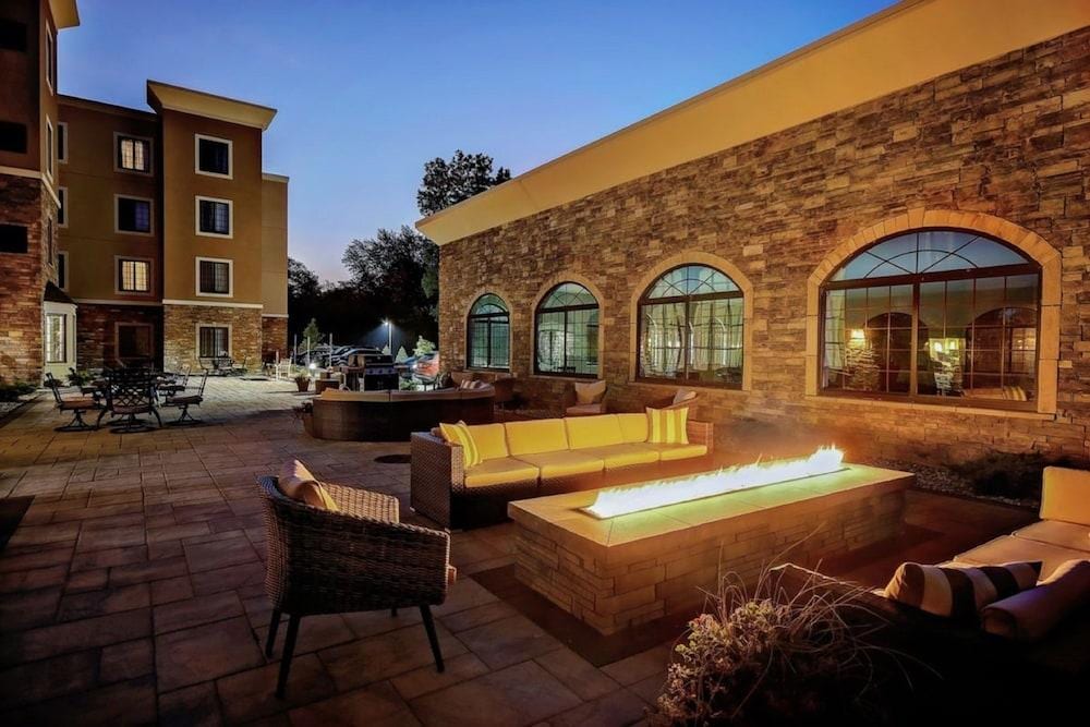 Staybridge Suites Southgate – Detroit Area