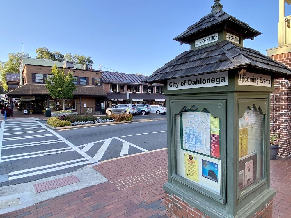Holiday Inn Express & Suites Dahlonega - University Area