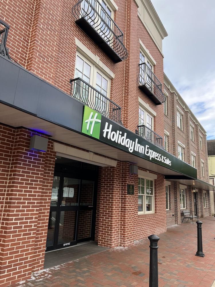Holiday Inn Express & Suites Dahlonega - University Area