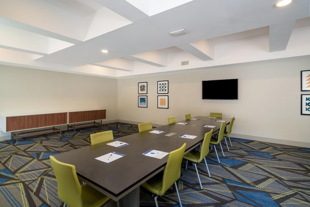 Holiday Inn Express & Suites Dahlonega - University Area