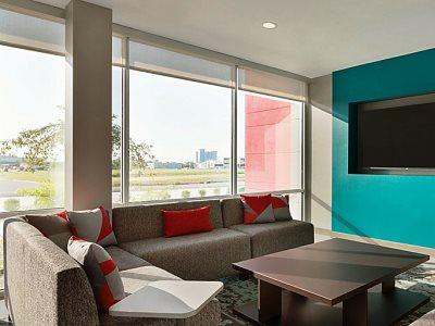 Avid Hotel Kalamazoo East