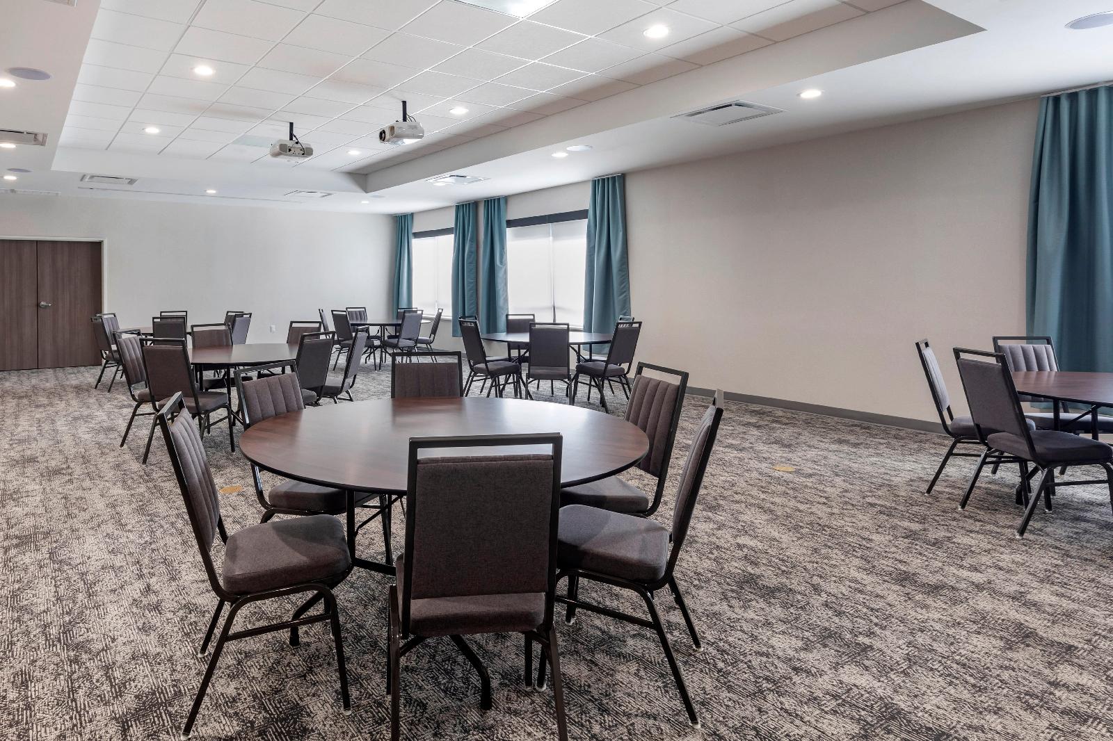 Staybridge Suites Dallas - Grand Prairie