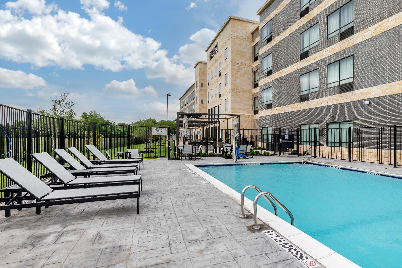 Staybridge Suites Dallas - Grand Prairie