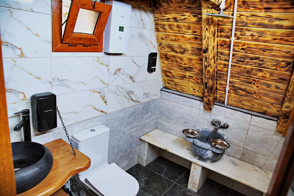 Tabiat Bungalows