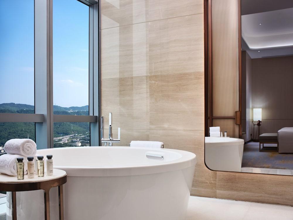 Intercontinental Chongqing Raffles City