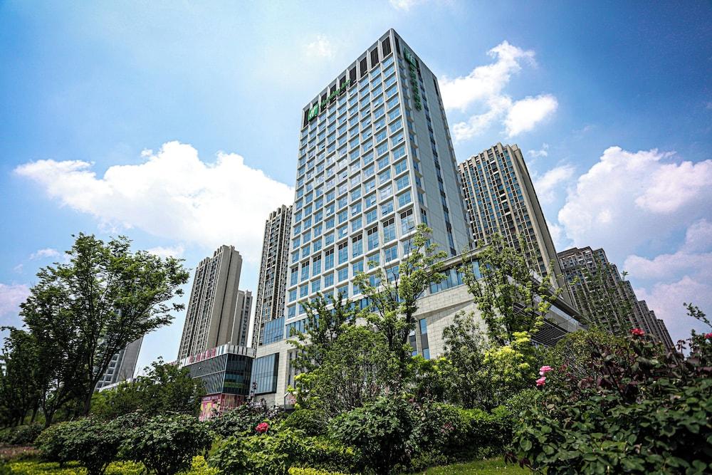 Holiday Inn Fuyang, an IHG Hotel