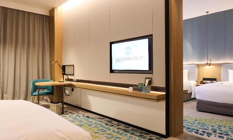 Holiday Inn Fuyang, an IHG Hotel