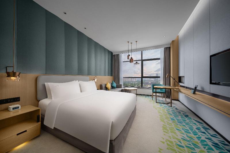 Holiday Inn Fuyang, an IHG Hotel