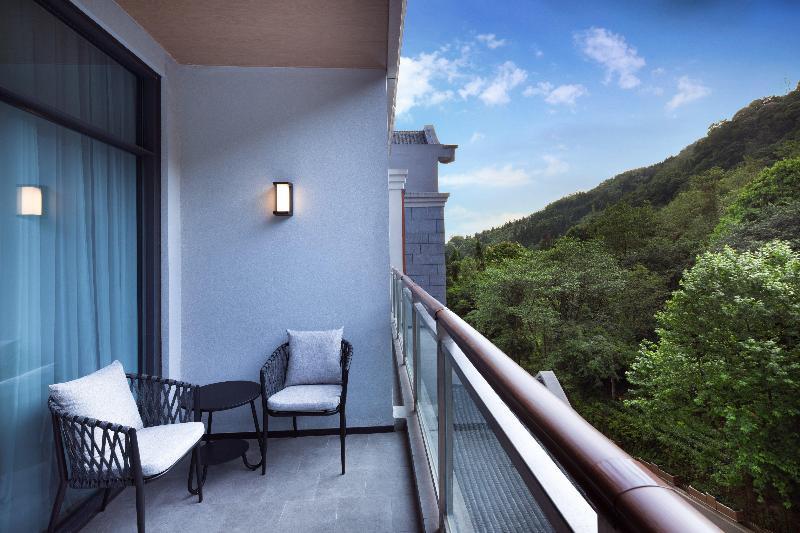 Holiday Inn Resort Mengding Mountain