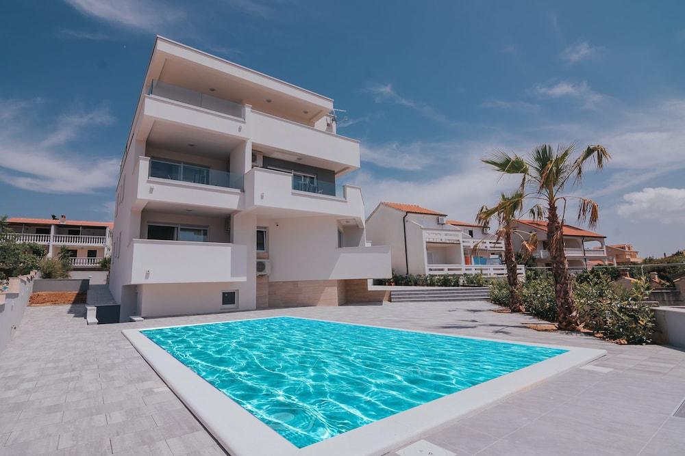 Pool Villas Aldura