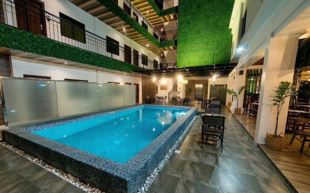 SureStay Plus Hotel by BW AC LUXE Angeles City