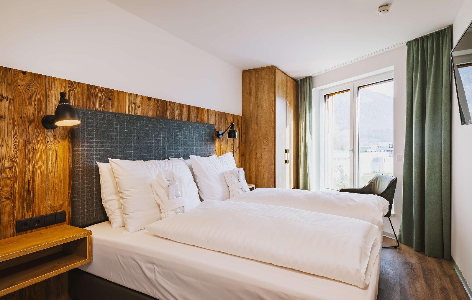 Elements Resort Am See Bw Signature Cll