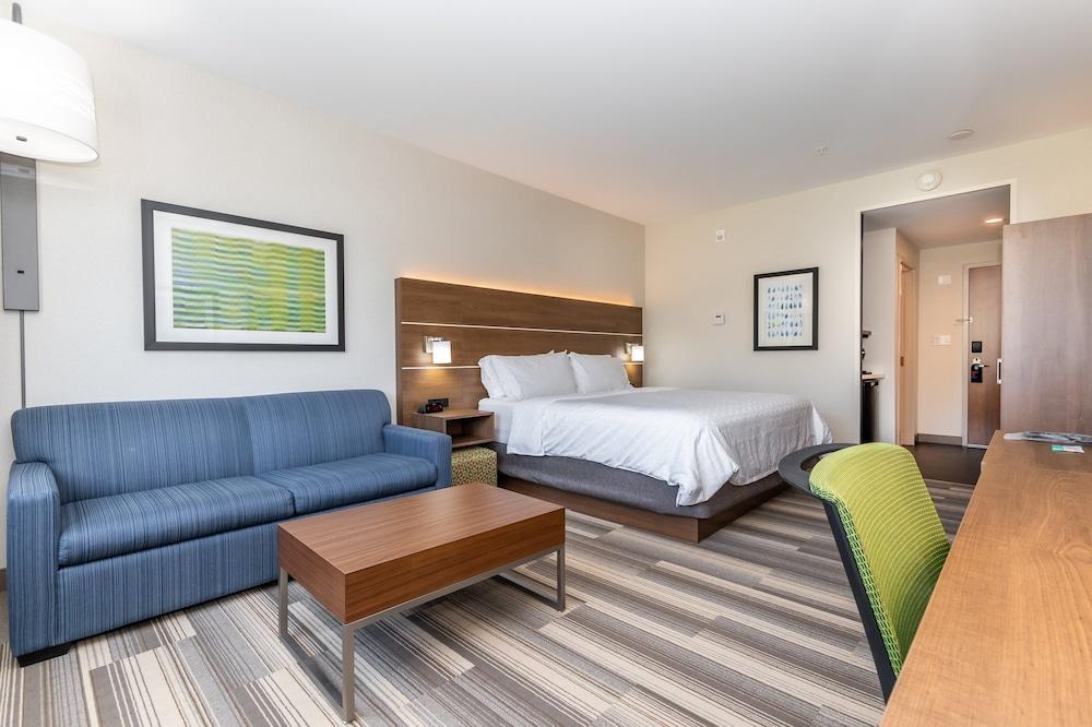 Holiday Inn Express & Suites Chilliwack East