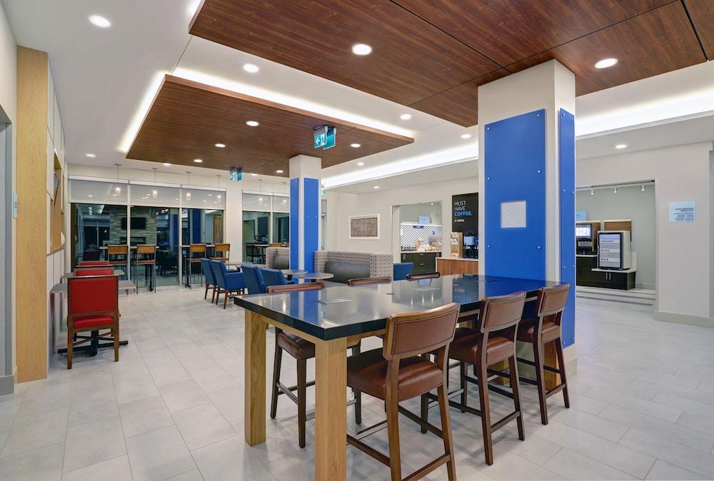 Holiday Inn Express & Suites Port Elgin
