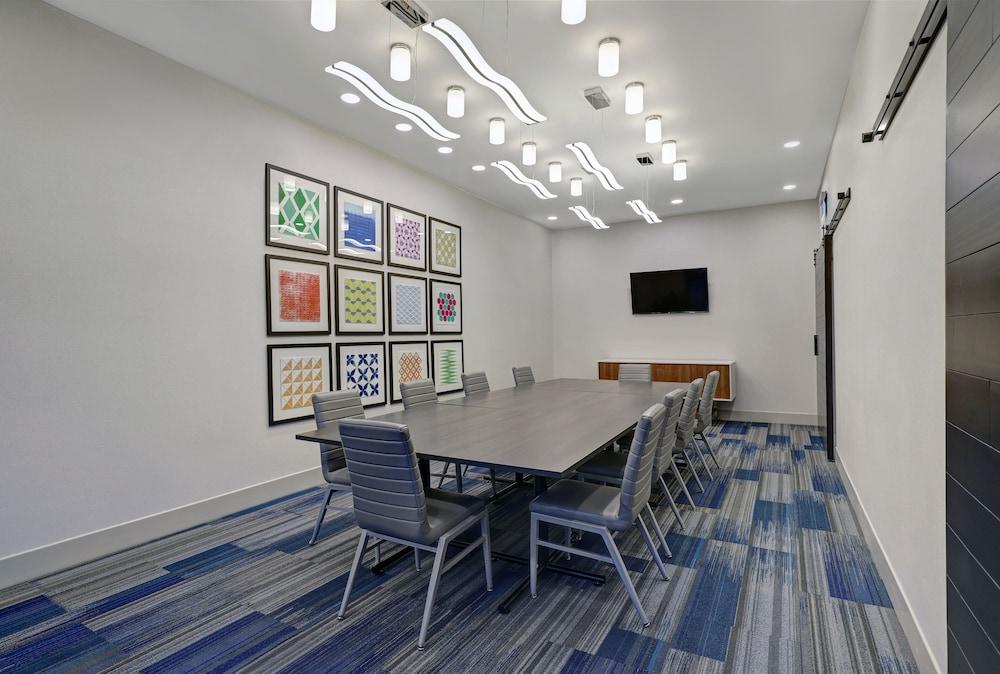 Holiday Inn Express & Suites Port Elgin