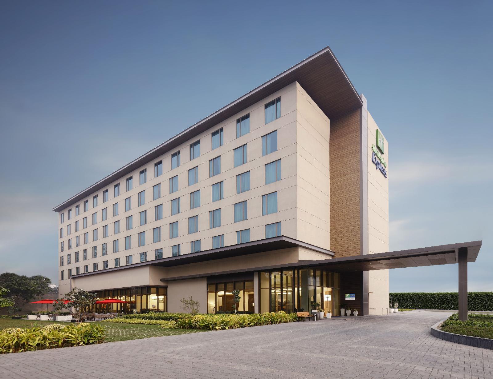 Holiday Inn Express Kolkata Airport