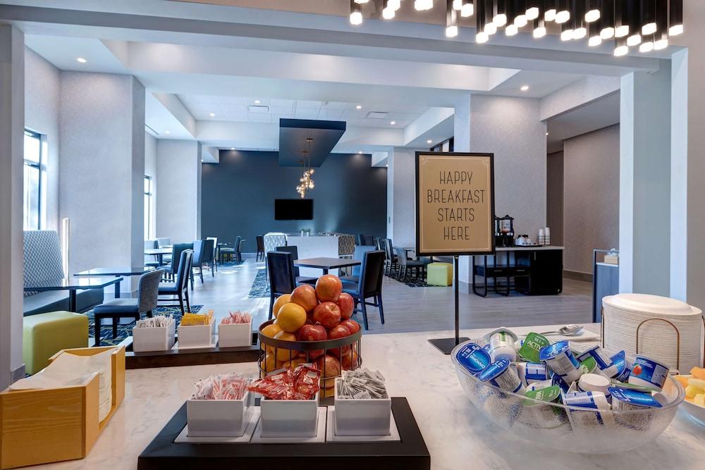 Hampton Inn & Suites Burlington, Ontario, Canada
