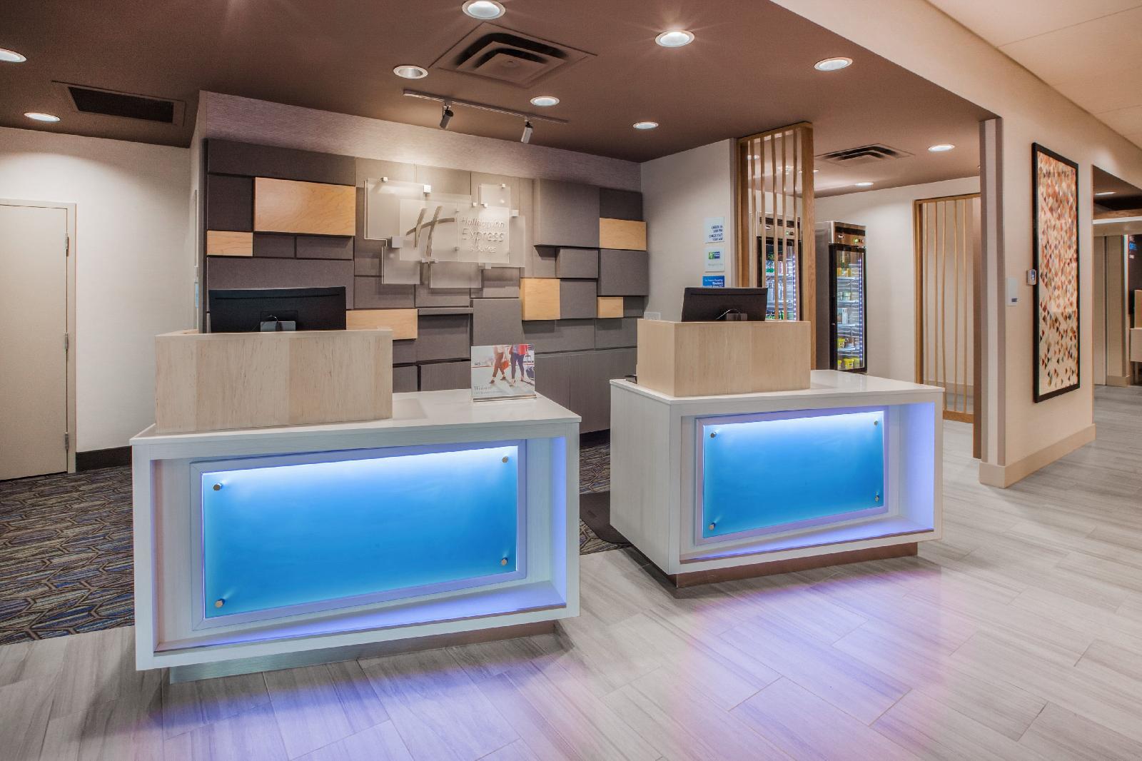 Holiday Inn Express & Suites Lumberton