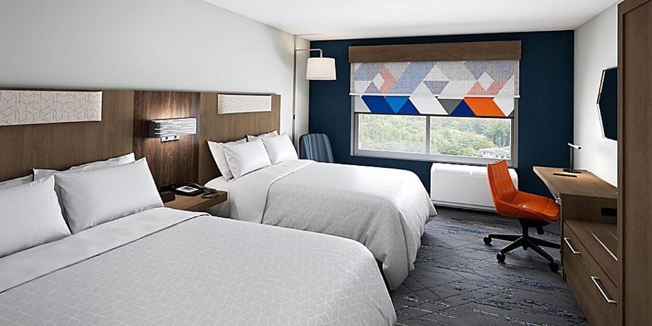 Holiday Inn Express & Suites Lumberton