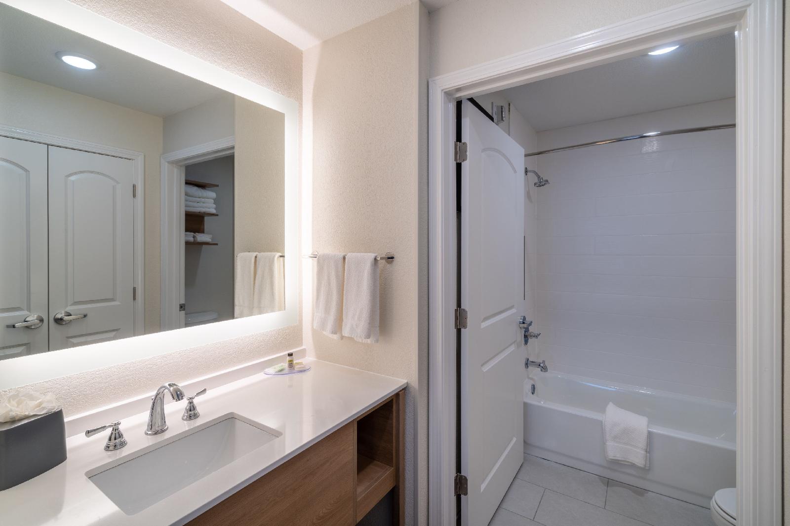 Staybridge Suites Flowood – NW Jackson