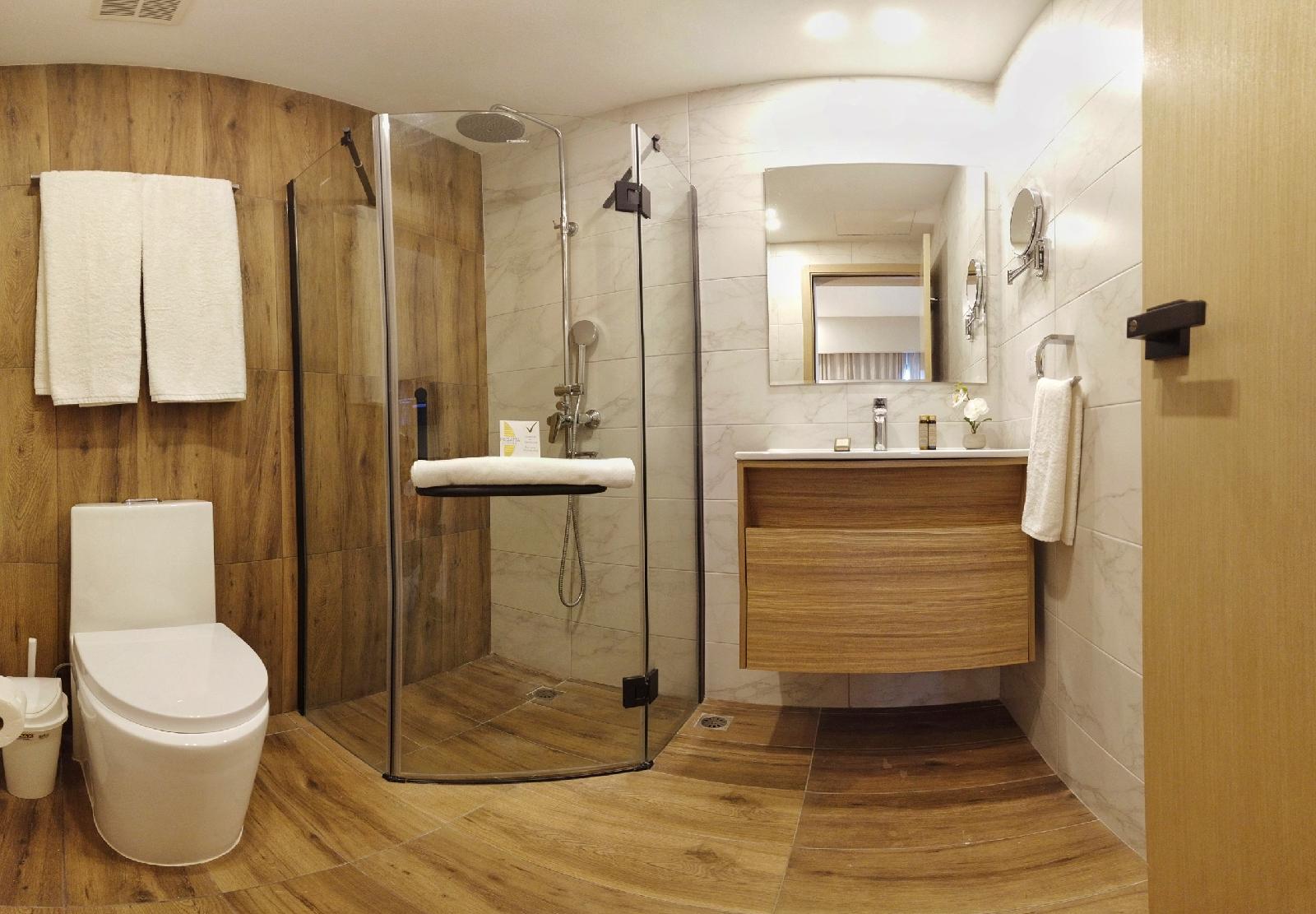 Regatta Living Hotel By Mint