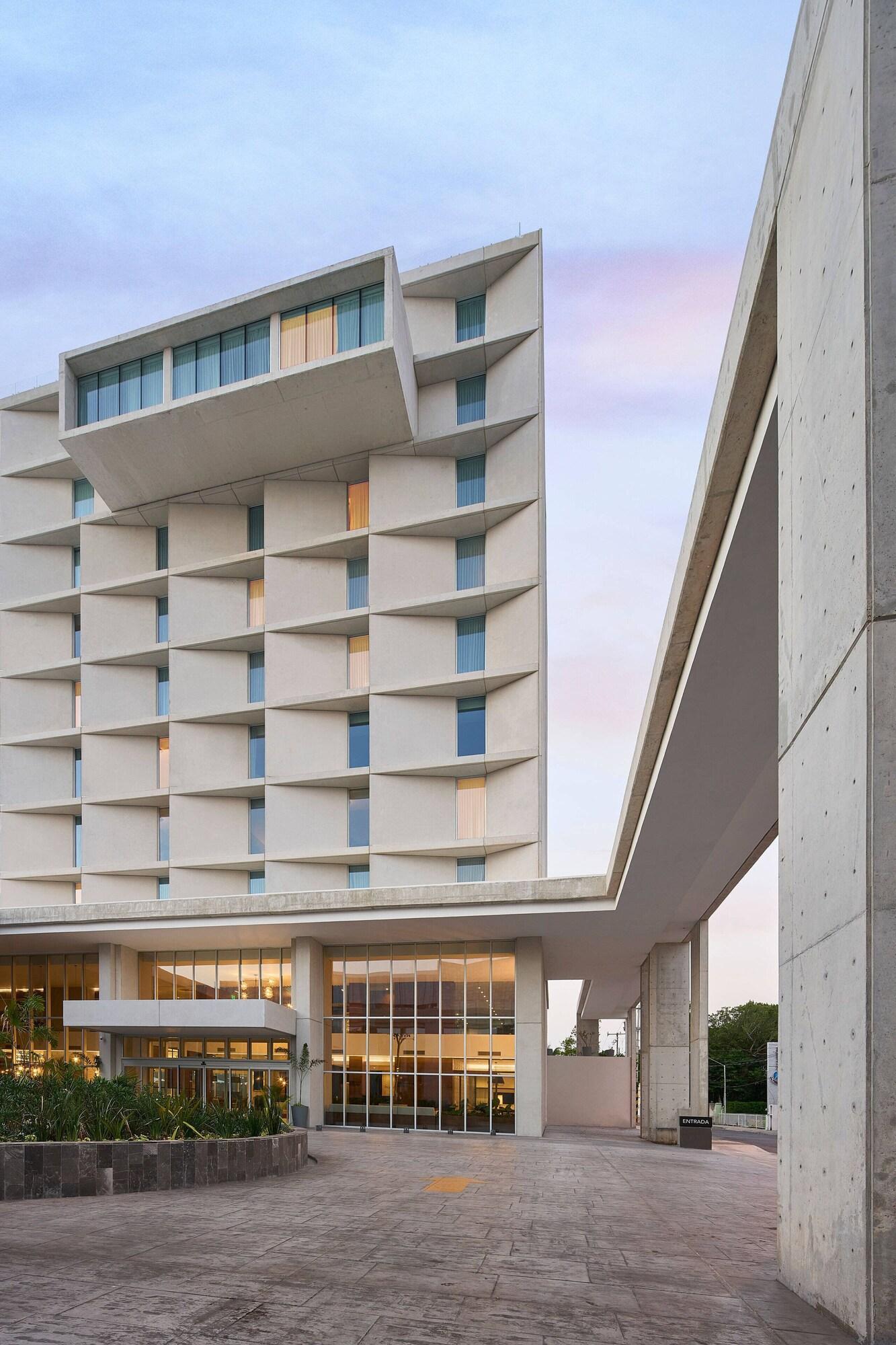 Courtyard By Marriott Merida Downtown