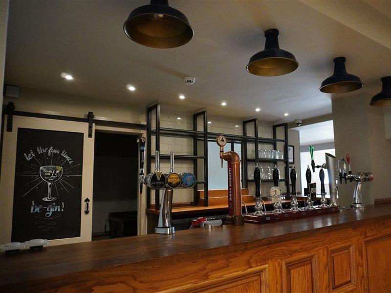 Gissons Hotel by OYO Rooms