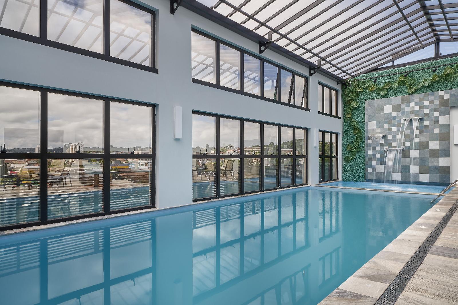Lefel Hotel