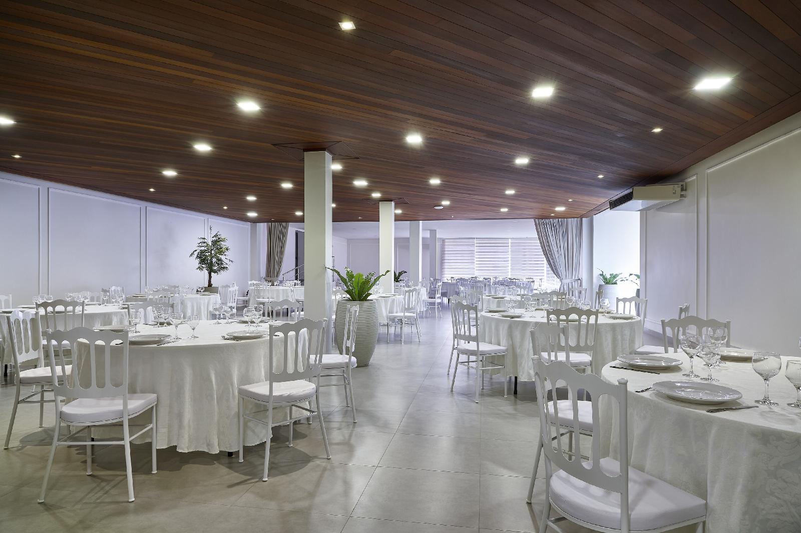 Lefel Hotel