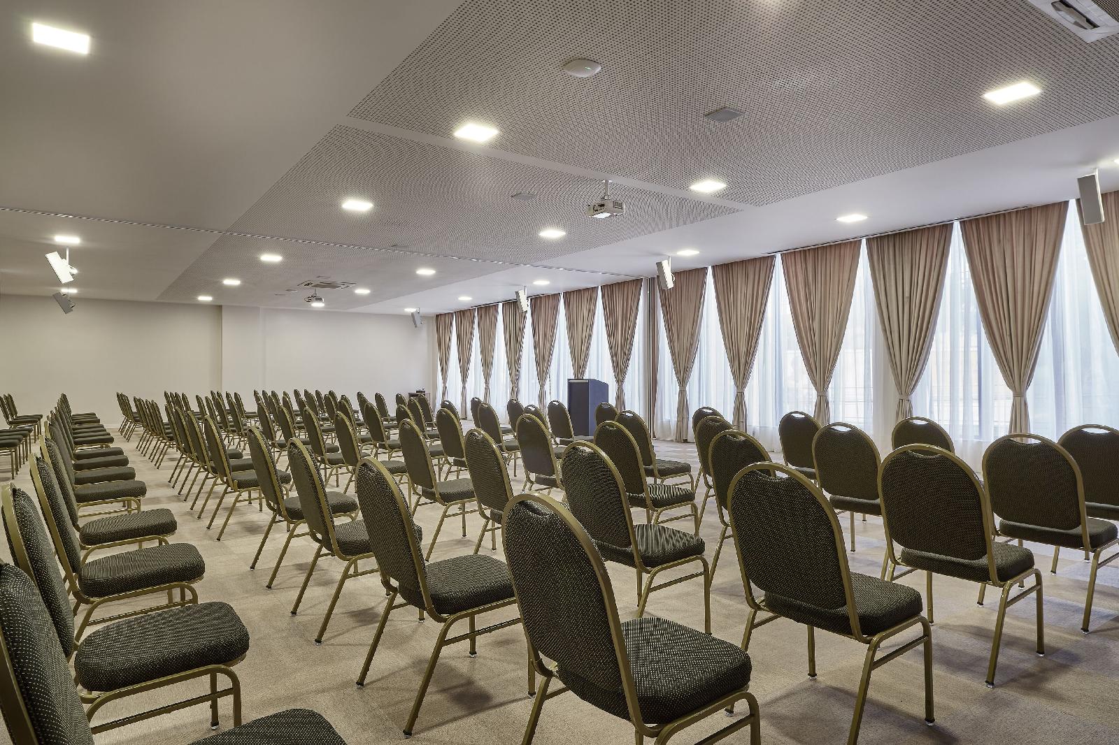 Lefel Hotel