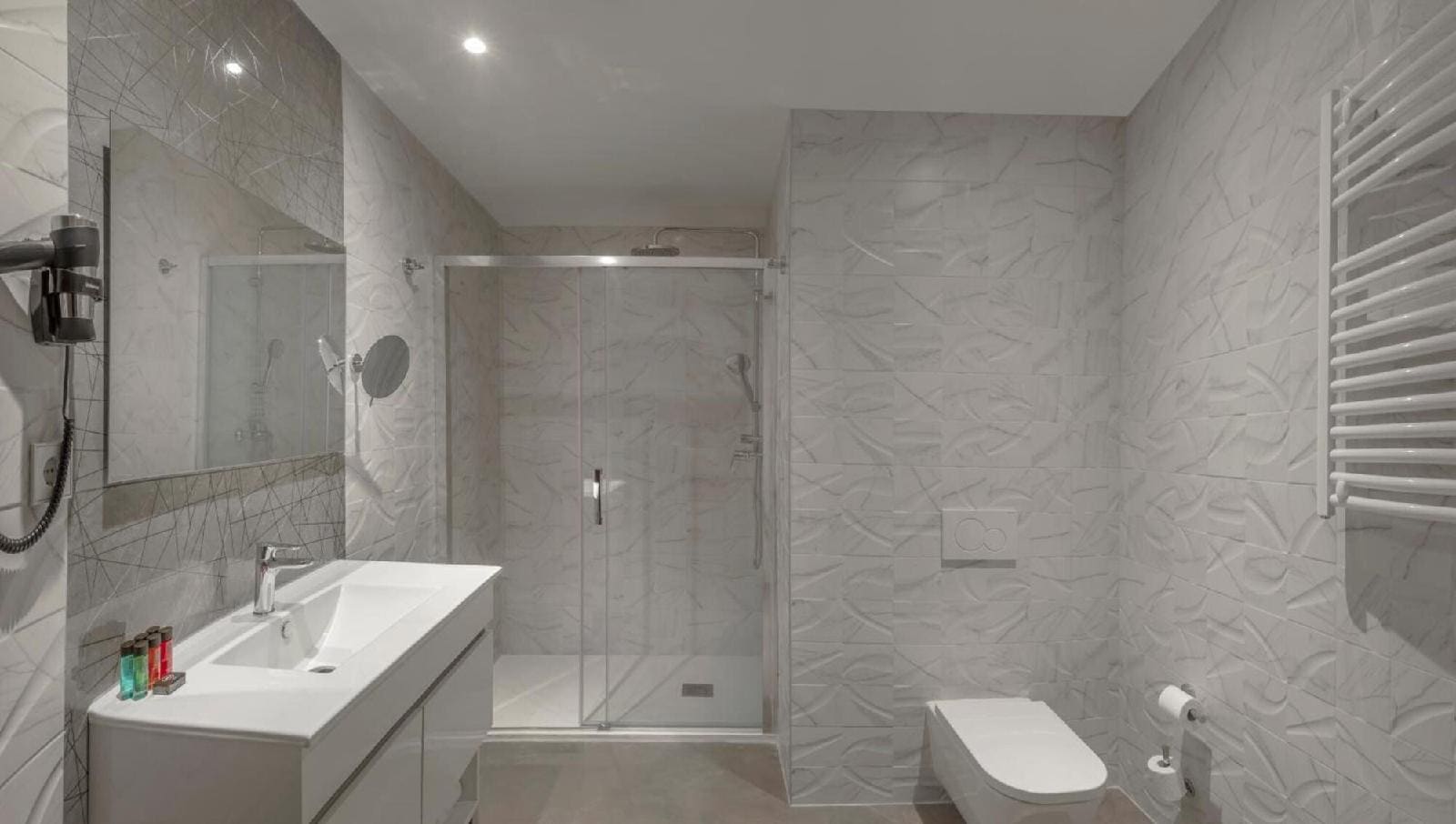 Sh Suite Palace