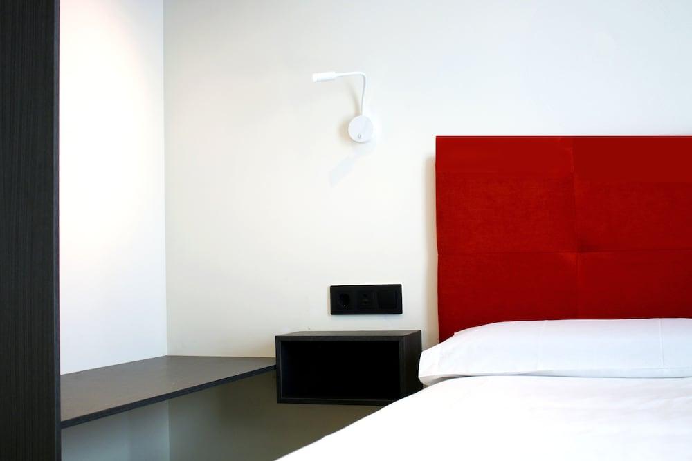 Arena Zone Hotel & Cafe