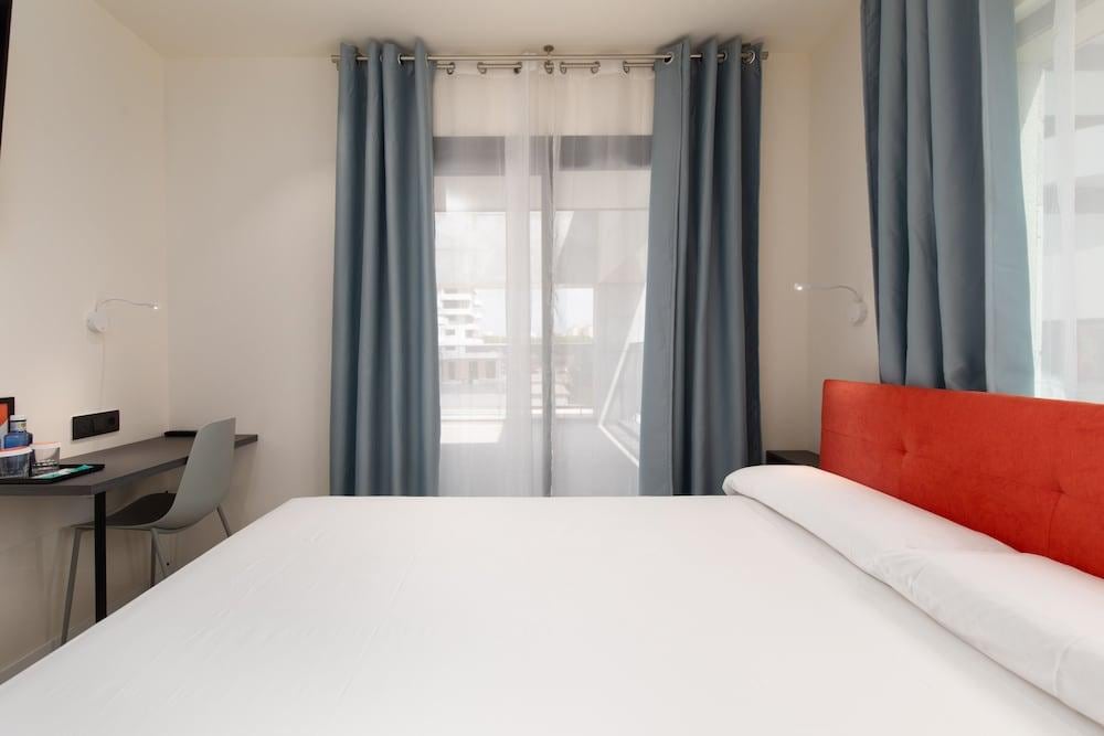 Arena Zone Hotel & Cafe