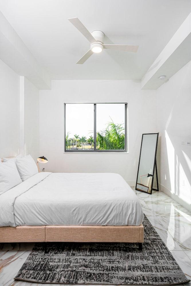 WhyHotel Midtown Miami