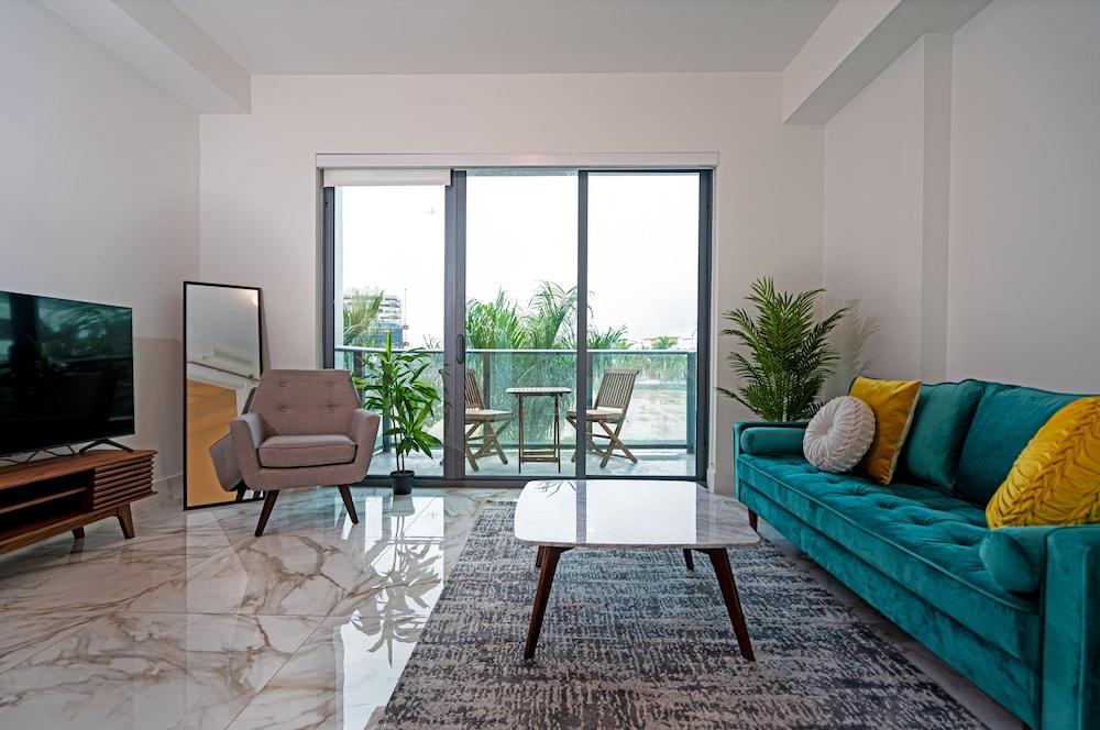 WhyHotel Midtown Miami