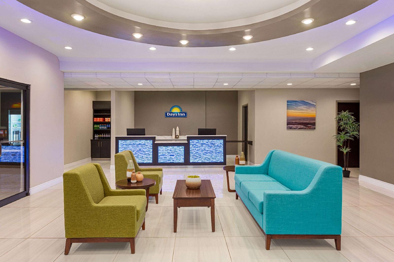 Days Inn & Suites by Wyndham Greater Tomball