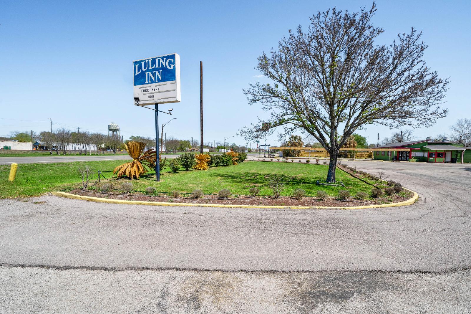 Hotel Luling TX Downtown I-10/US-90 by OYO Rooms