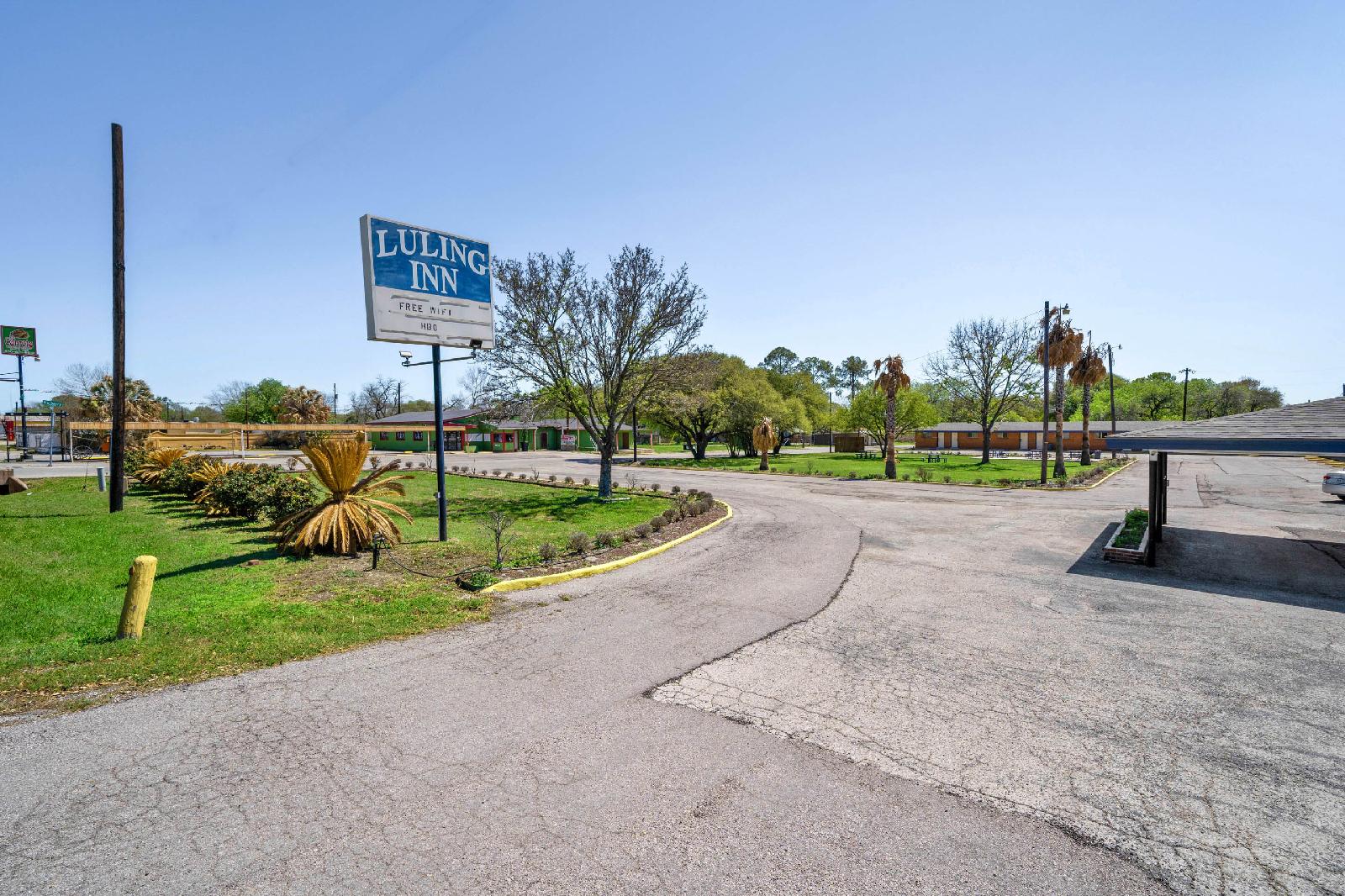 Hotel Luling TX Downtown I-10/US-90 by OYO Rooms