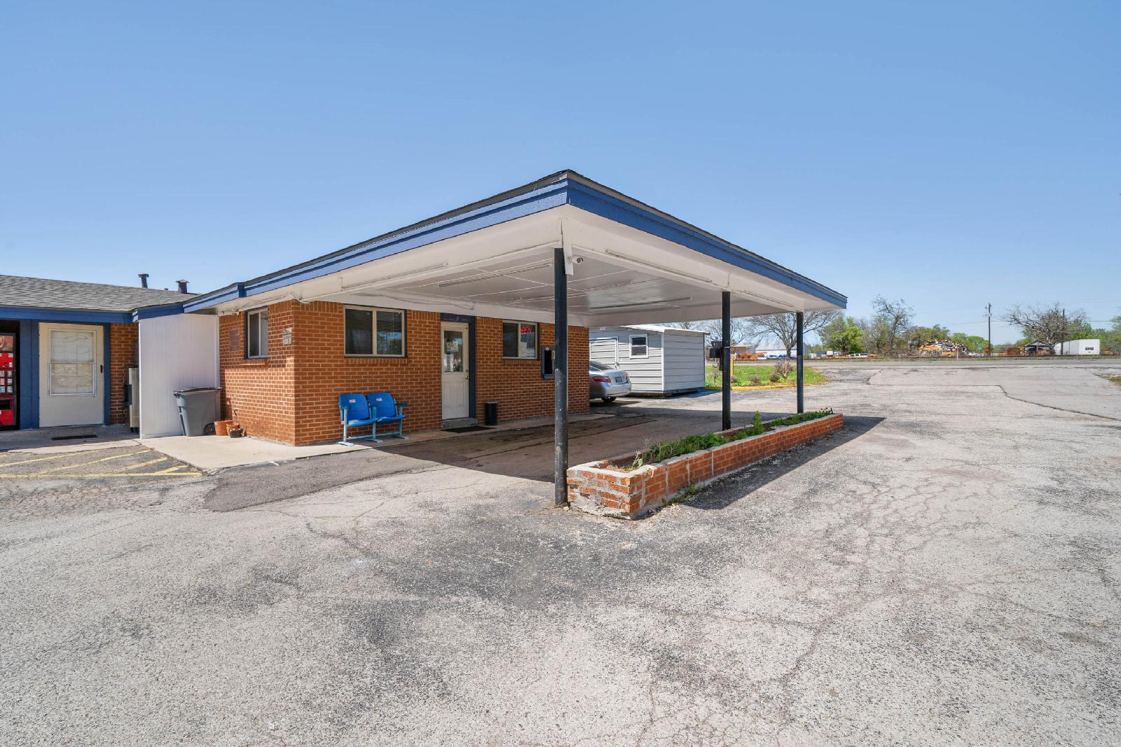 Hotel Luling TX Downtown I-10/US-90 by OYO Rooms