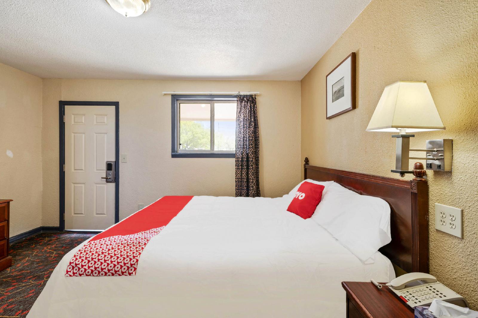 Hotel Luling TX Downtown I-10/US-90 by OYO Rooms