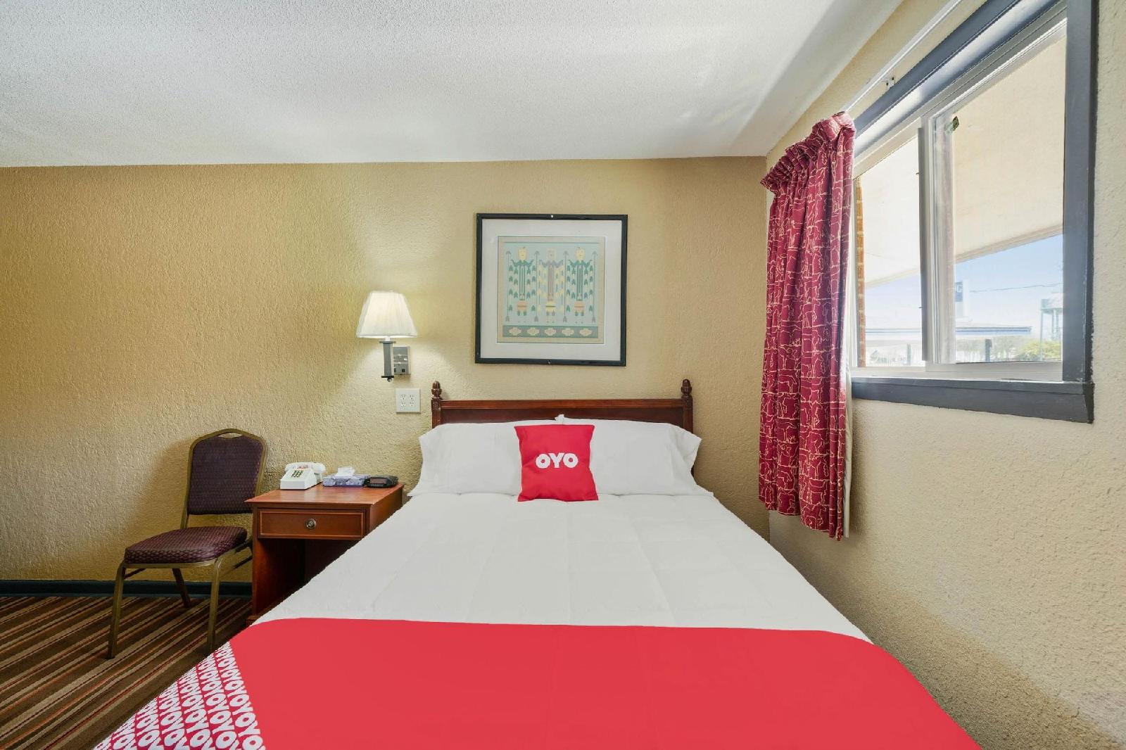 Hotel Luling TX Downtown I-10/US-90 by OYO Rooms
