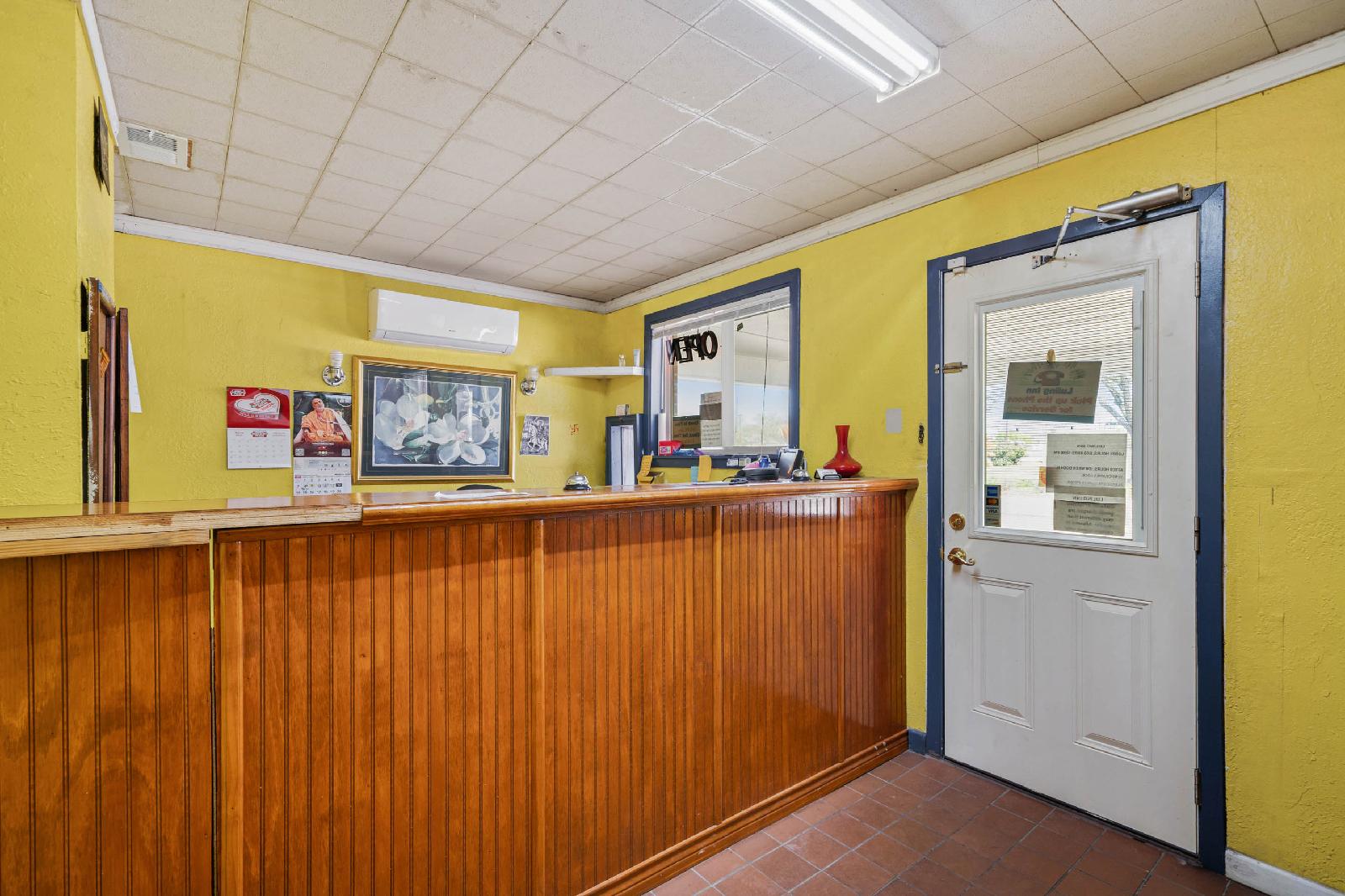 Hotel Luling TX Downtown I-10/US-90 by OYO Rooms